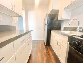 5555 Carlton Way in Los Angeles, CA - Building Photo - Building Photo