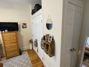 117 Yale St, Unit 1 in Medford, MA - Building Photo - Building Photo