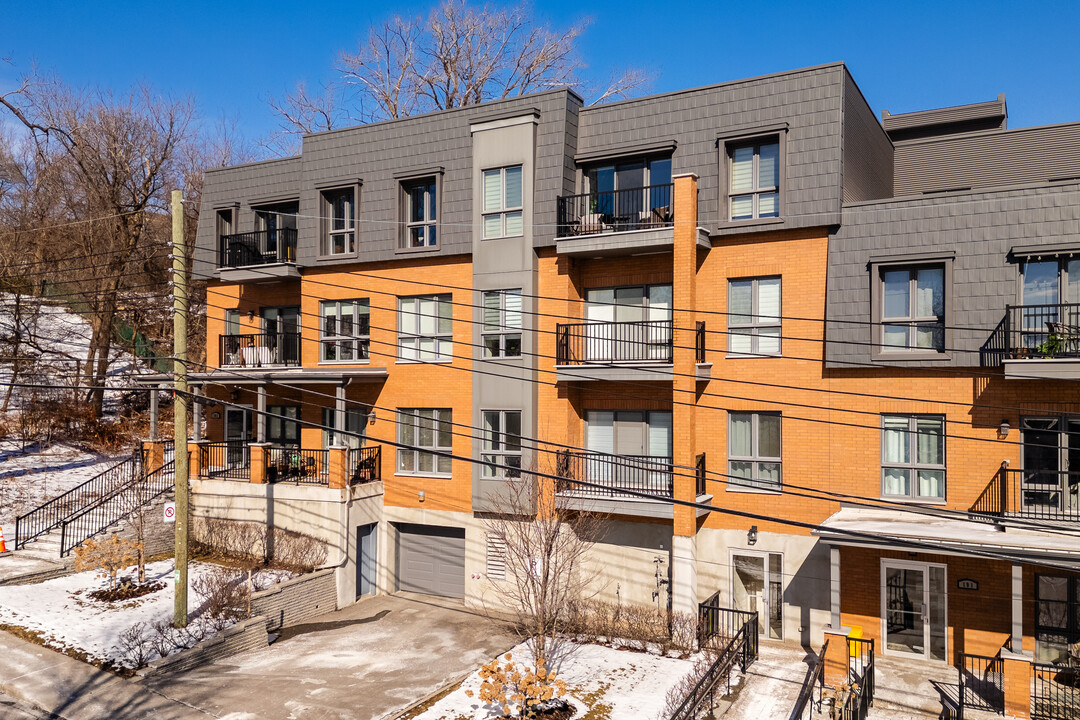 181 Brock Av S in Montréal, QC - Building Photo