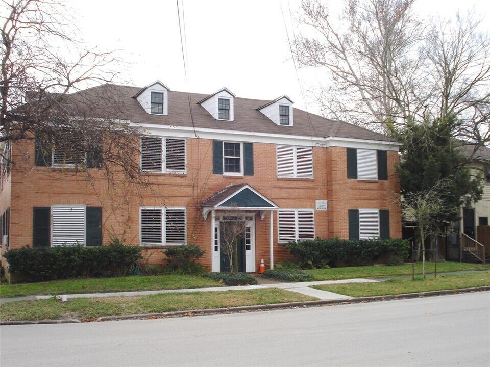 4001 Austin St Photo