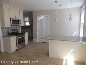 5 Pearl St, Unit 2 in Salem, MA - Building Photo - Building Photo