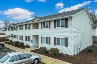 Columbia Village Apartments in Salem, OR - Foto de edificio - Building Photo