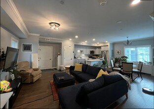 862 Washington St in Norwood, MA - Building Photo - Building Photo