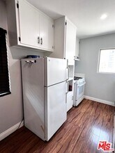 1336 W 37th Dr in Los Angeles, CA - Foto de edificio - Building Photo