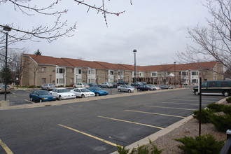 Sequoia Place in Ann Arbor, MI - Foto de edificio - Building Photo