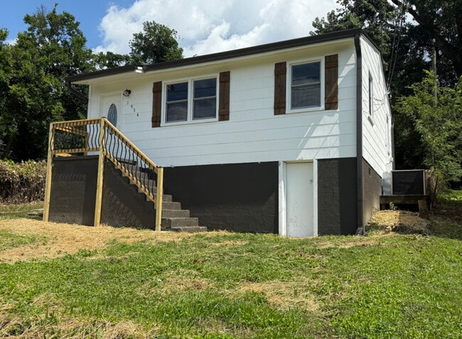 1934 Massachusetts Ave in Knoxville, TN - Building Photo - Building Photo