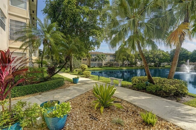 3430 NW 52nd Ave in Lauderdale Lakes, FL - Building Photo - Building Photo