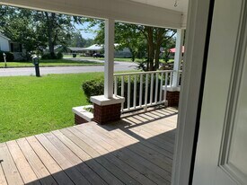 209 S Ralph St in Claxton, GA - Building Photo