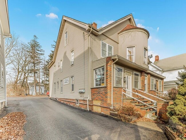 property at 7 Sproat St