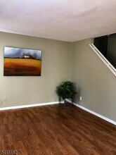 25 Stevens Ct in Bedminster, NJ - Building Photo - Building Photo