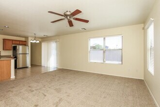 1360 E Clifton Ave in Gilbert, AZ - Building Photo - Building Photo