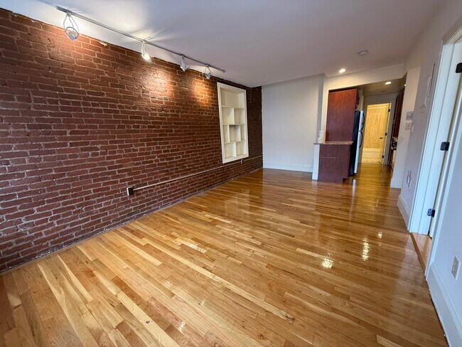 80 West Cedar St, Unit 88 west cedar 7 in Boston, MA - Foto de edificio - Building Photo