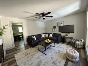 8335 Bonner Dr in Houston, TX - Foto de edificio - Building Photo