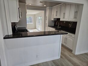 8030 Lemona Ave in Panorama City, CA - Building Photo - Building Photo