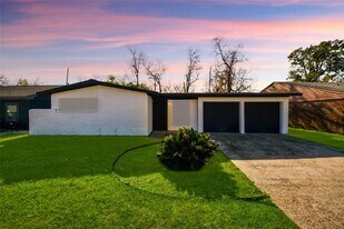 3727 Prudence Dr in Houston, TX - Building Photo