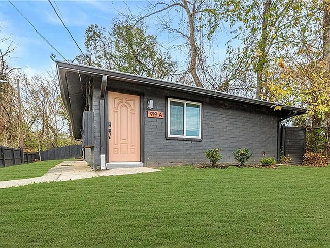 property at 919 Hobson St SW