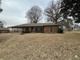 5786 S Foxburrow Cir in Memphis, TN - Building Photo