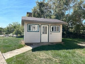 623 Lovers Ln in Steubenville, OH - Foto de edificio - Building Photo