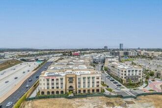 Oxford Flats in Oxnard, CA - Building Photo - Building Photo