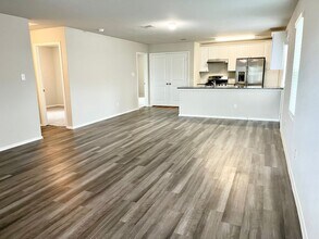 8907 Lamus Wheel in San Antonio, TX - Building Photo - Building Photo