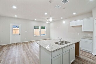 9193 Dietz Elkhorn Rd in Boerne, TX - Building Photo - Building Photo