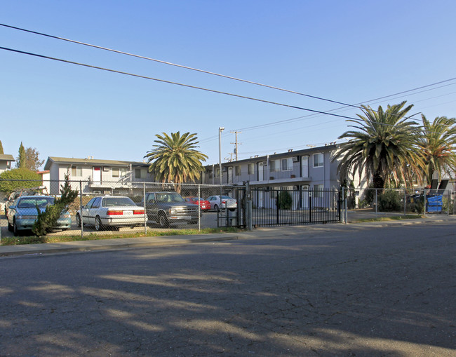 Rose Terrace Apartments in Sacramento, CA - Building Photo - Building Photo