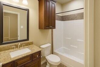 811 S Wilson St in Kaufman, TX - Building Photo - Building Photo