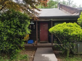 222 Stribling Ave, Unit B in Charlottesville, VA - Building Photo
