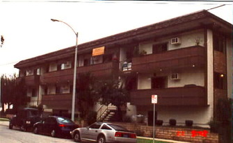 10805-10809 Missouri Ave Apartments