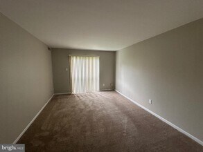 18204 Delaire Landing Rd in Philadelphia, PA - Building Photo - Building Photo
