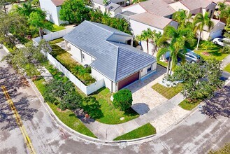 600 Stanton Dr in Weston, FL - Building Photo - Building Photo
