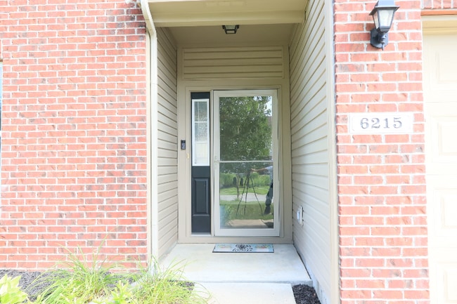 6215 Enclave Blvd in Greenwood, IN - Building Photo - Building Photo
