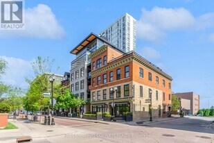 35 King William St in Hamilton, ON - Building Photo