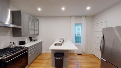 18 Sudan St, Unit 1T in Boston, MA - Foto de edificio - Building Photo