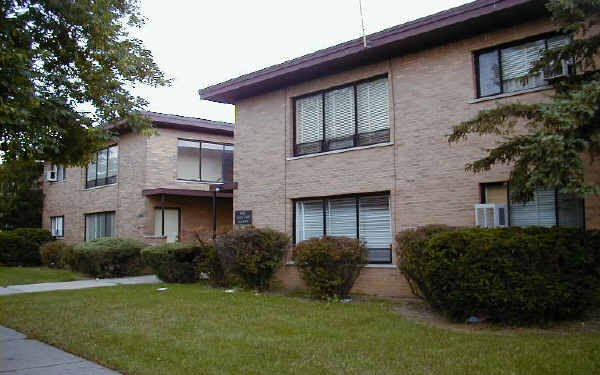 Cadieux Court Apartments in Detroit, MI - Building Photo