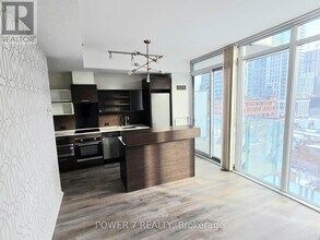 75 St Nicholas St in Toronto, ON - Building Photo - Building Photo