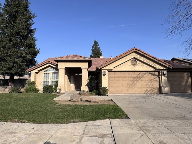 property at 553 W Fallbrook Ave