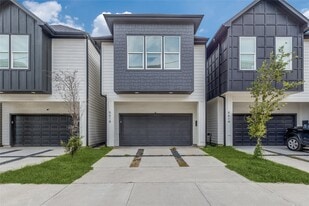 5618 Canal St in Houston, TX - Building Photo