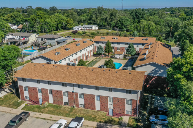 Nottingham Court Apartments in Plattsmouth, NE - Building Photo - Building Photo