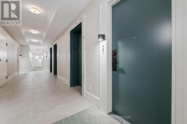 901-918 HOLMES Ave in Toronto, ON - Building Photo - Building Photo