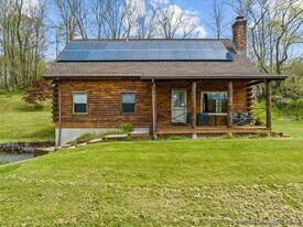 698 Leetes Island Rd in Branford, CT - Building Photo