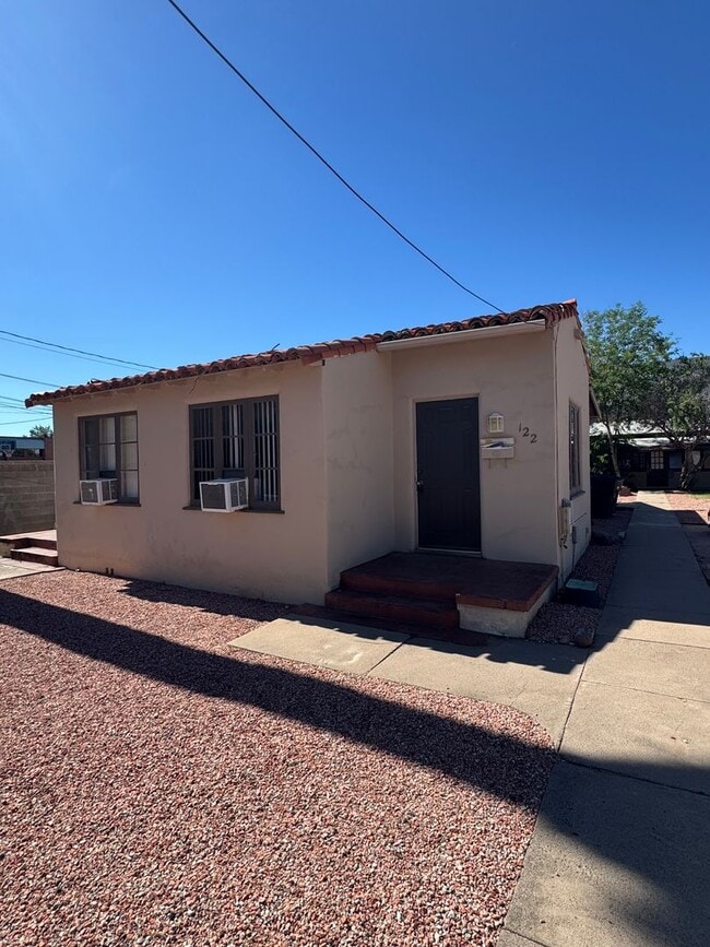 property at 122 N Wilbur