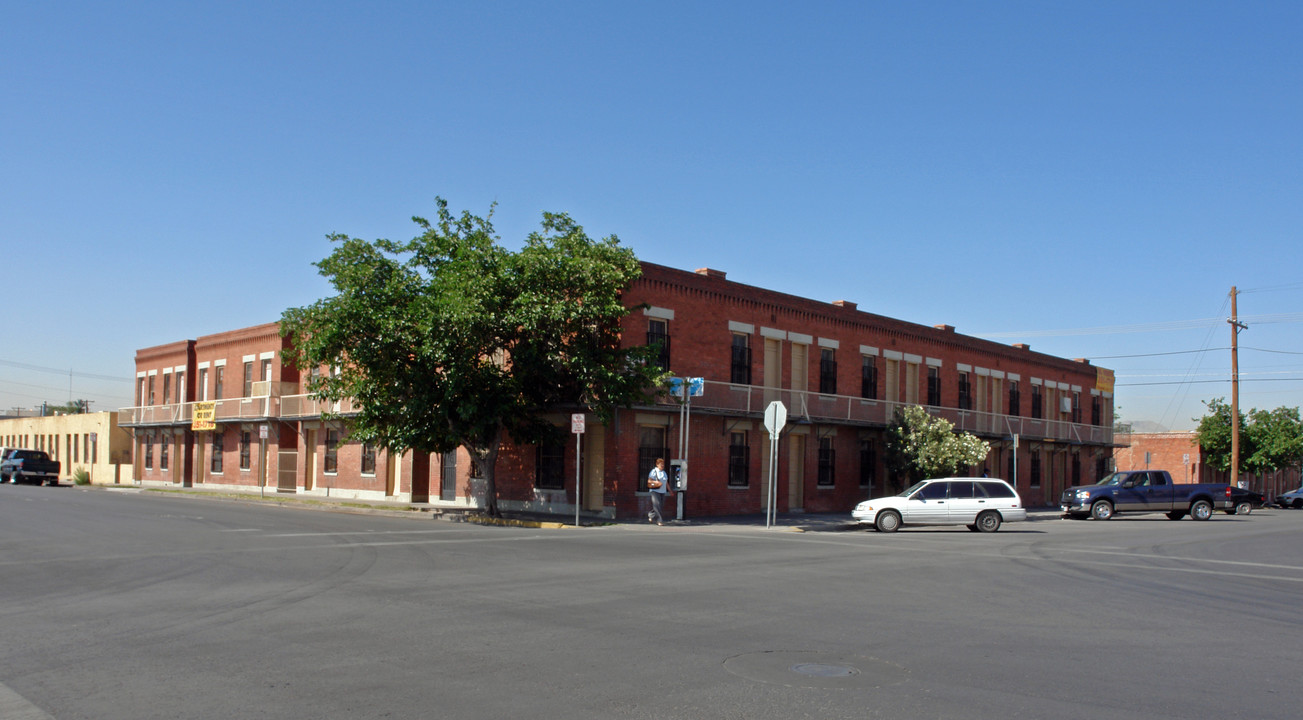 801 S Mesa St in El Paso, TX - Building Photo