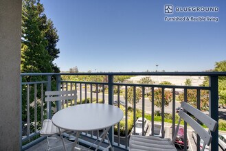 2400 W El Camino Real in Mountain View, CA - Building Photo - Building Photo
