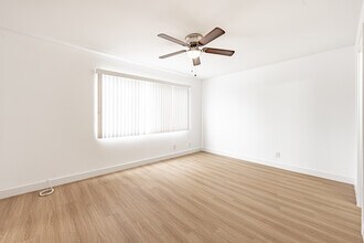 Peerless Building Corp. in Panorama City, CA - Foto de edificio - Interior Photo