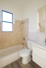 1009 Lincoln Ave in Alameda, CA - Building Photo - Building Photo