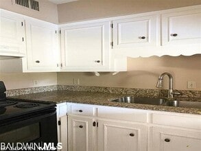 600 Cheshire Ln in Daphne, AL - Building Photo - Building Photo