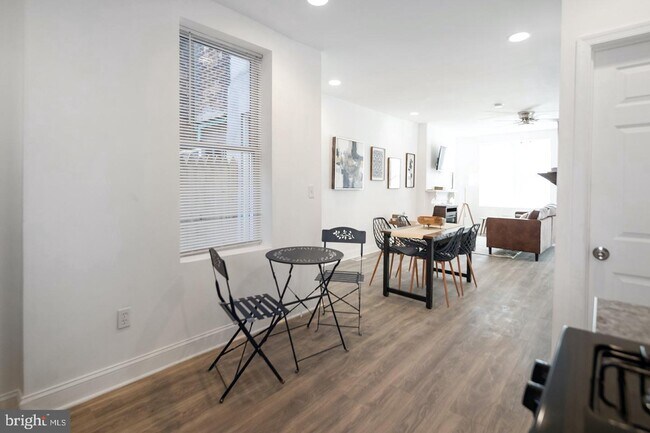 2535 N Gratz St photo'