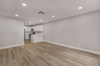 10379 NW 35th St in Coral Springs, FL - Building Photo - Building Photo