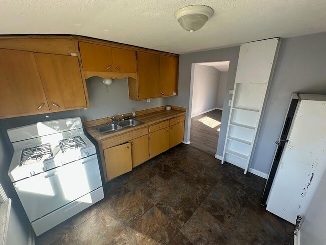 6183 N 38th St in Milwaukee, WI - Building Photo - Building Photo